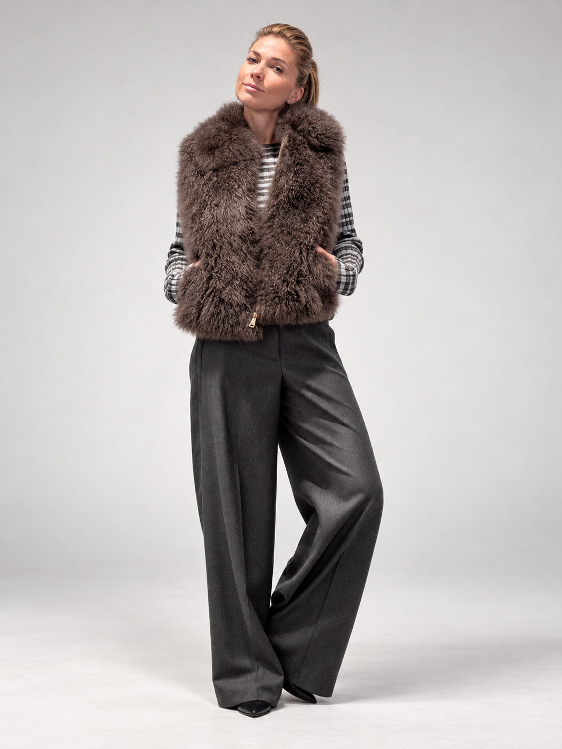Fur vest with zipper