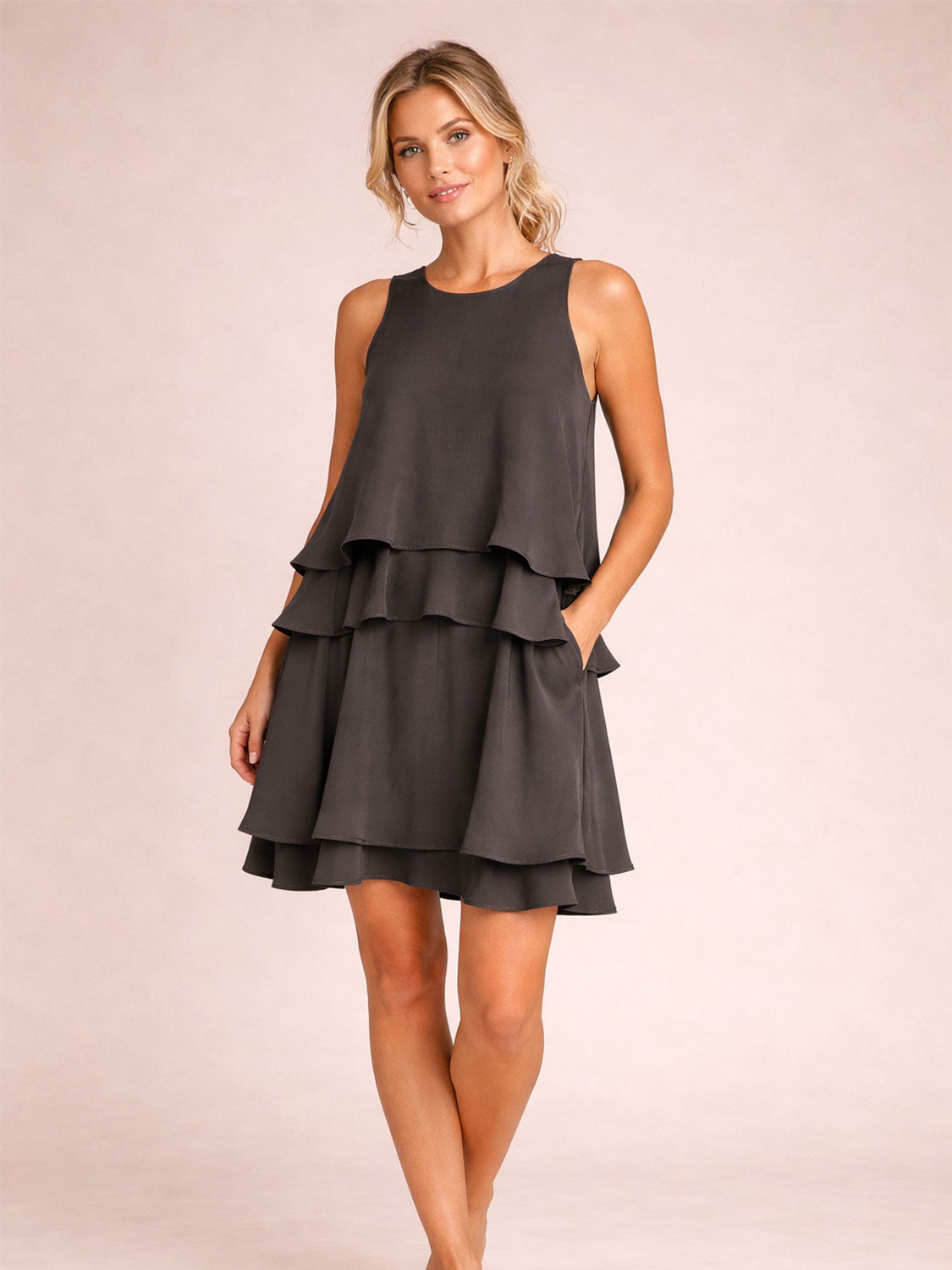 Ärmelloses Chiffonkleid mit Volants
