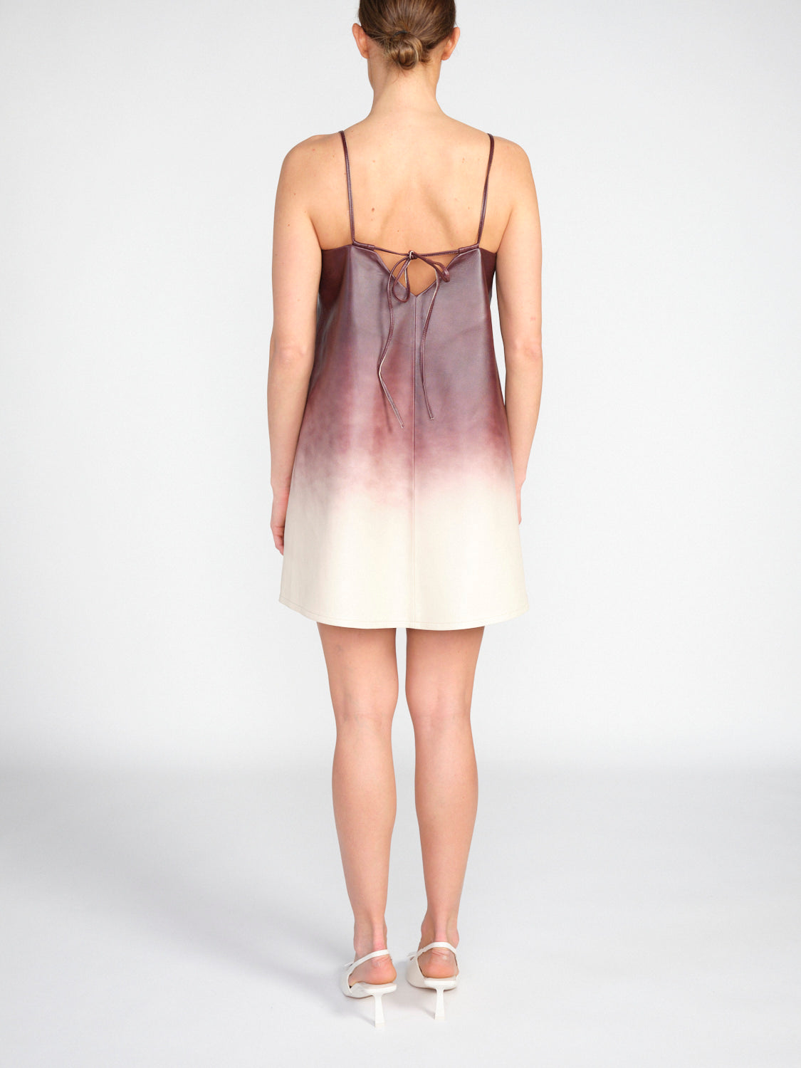 Prodica – Miniklei aus Leder mit Degrade-Effekt