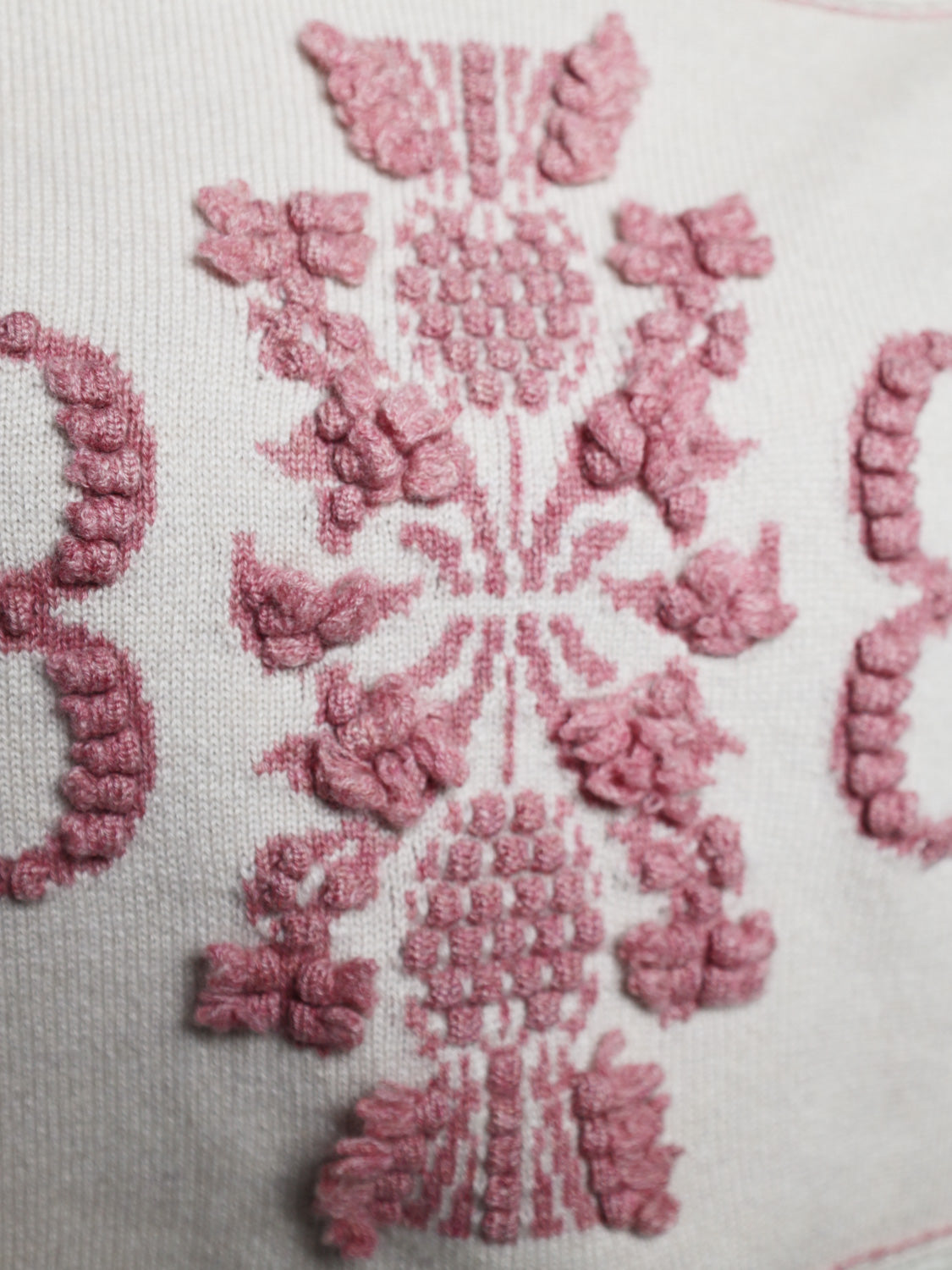 Thistle Logo – Shirt mit Cashmere Applikationen