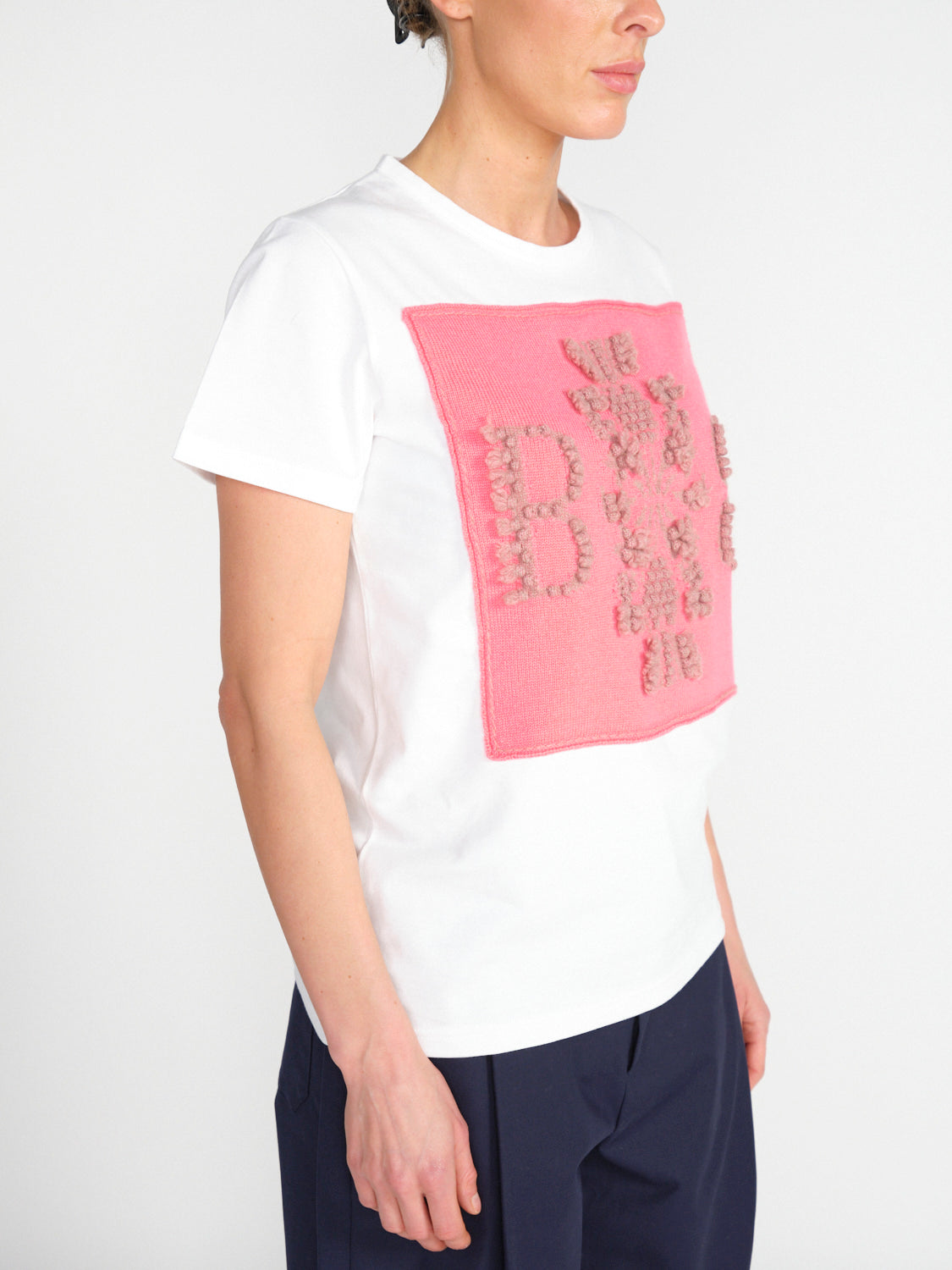Thistle Logo Top – T-Shirt mit Kaschmir- Applikation
