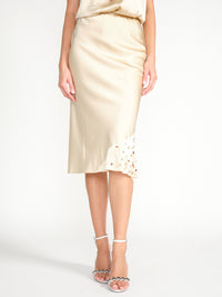 Sprakling Statements – Seiden-Midirock mit taufgestrickten Details