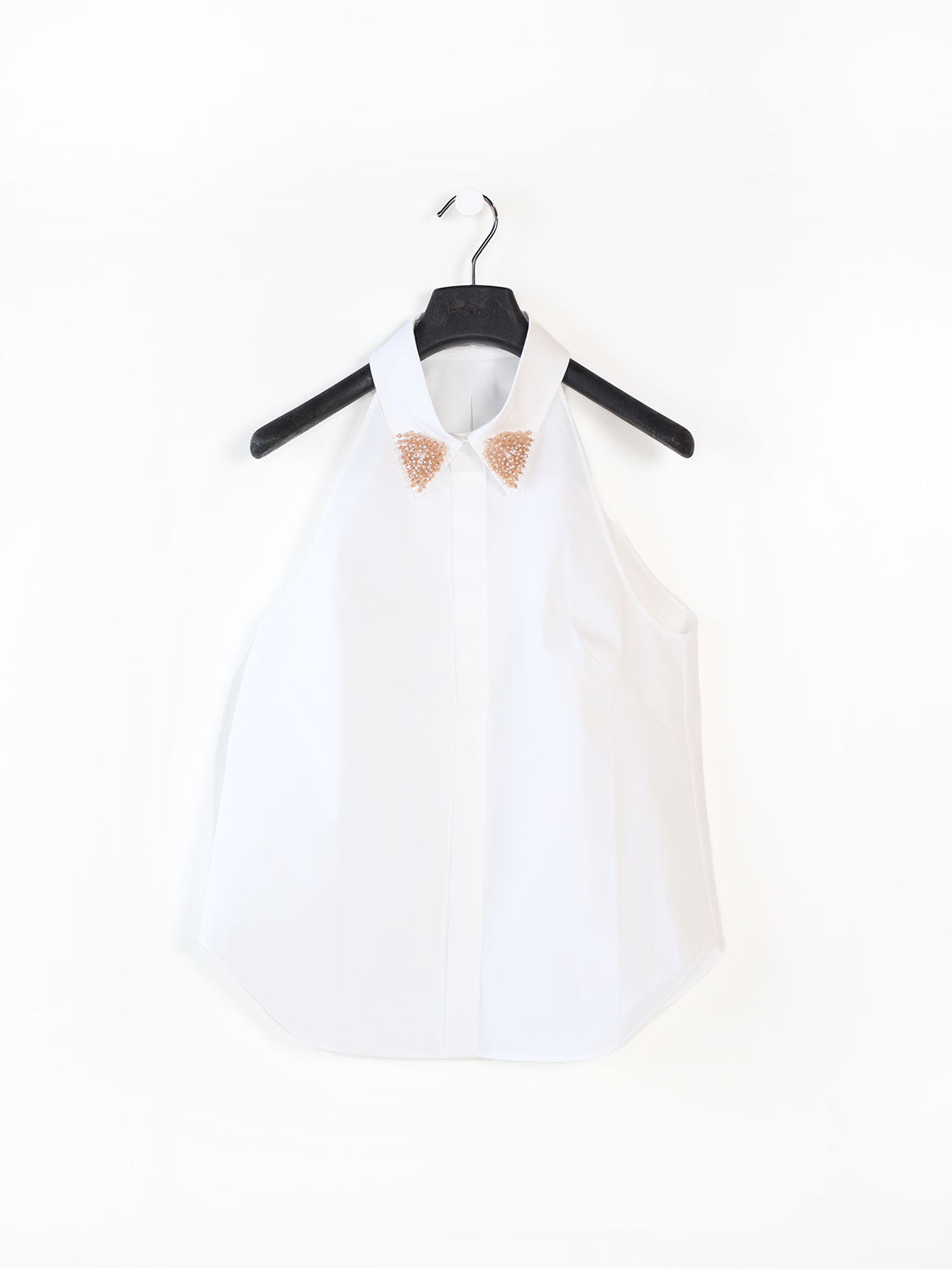 Poplin Power – Top mit besticktem Kragen