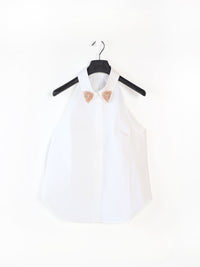 Poplin Power – Top mit besticktem Kragen