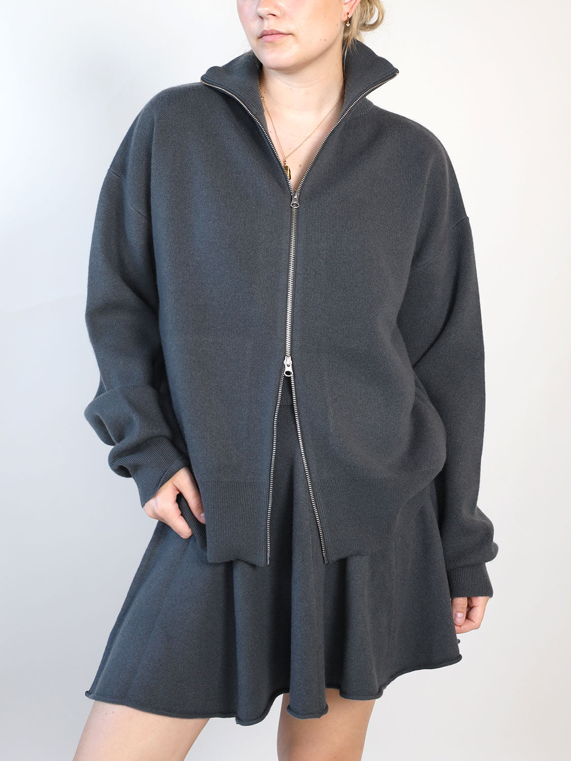 n°319 Xtra Cut – Strickjacke mit hohem Kragen 