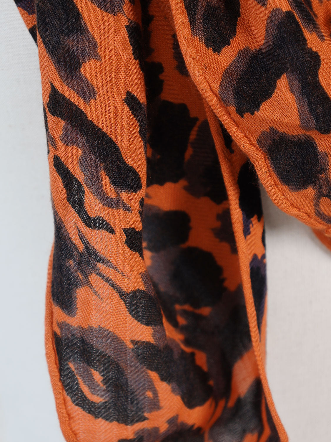 Schal mit Leoparden-Print