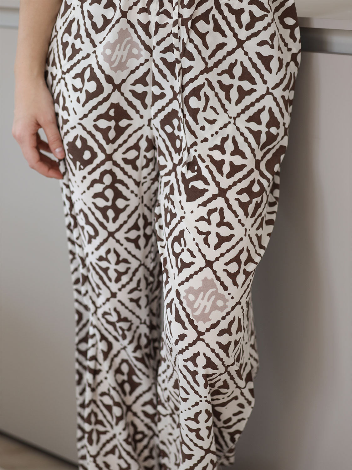 Kutai Seidenhose mit Print