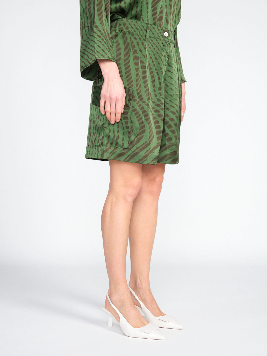 Famosa Okapi – Seiden-Shorts im Cargo Stil  