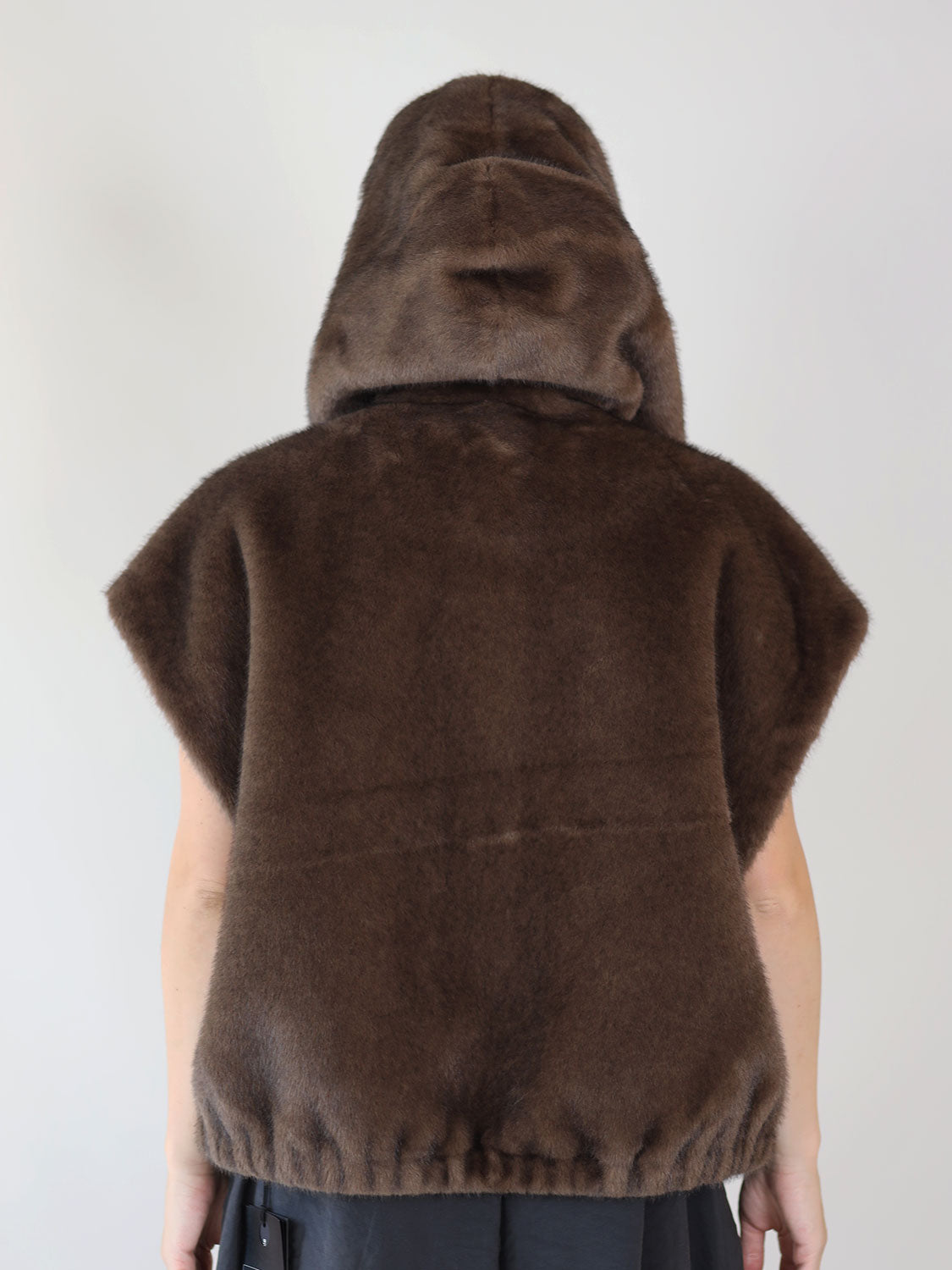 Olena Faux Mink – wendbare Weste in Fell- und Lederoptik 