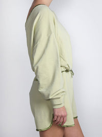 Pullover mit rückseitigem Ausschnitt