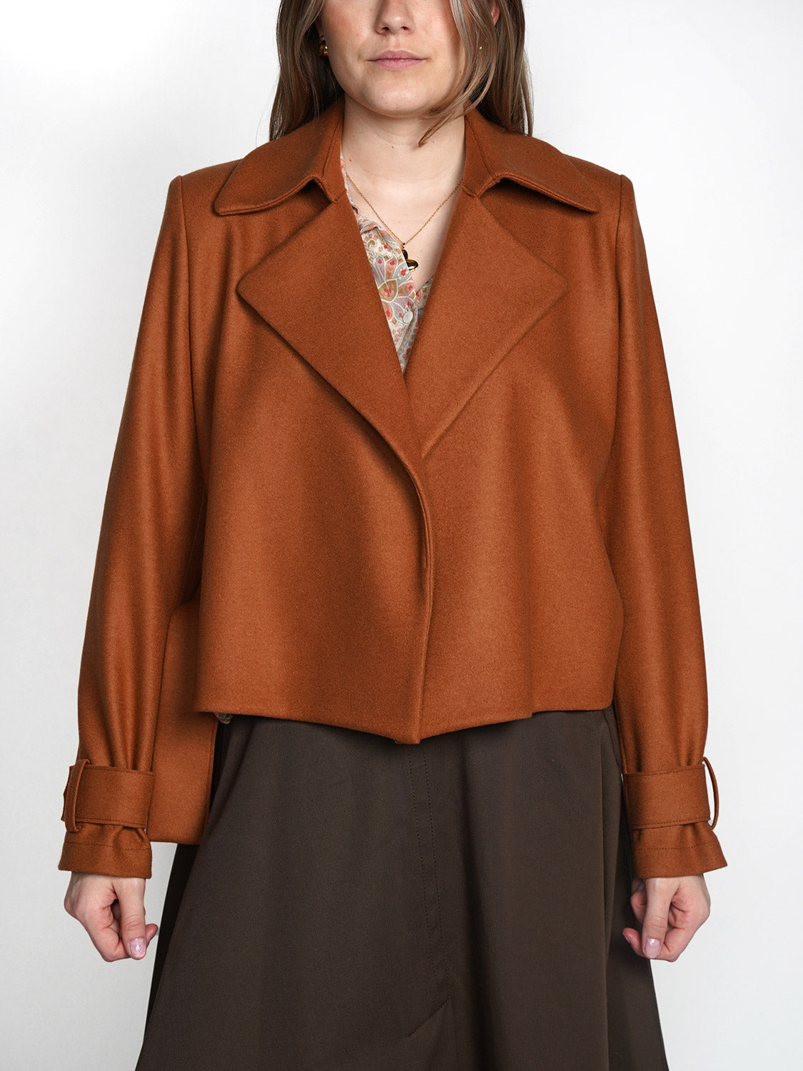 Cropped Belted -  Verkürzter Trenchcoat aus Kaschmirmischung