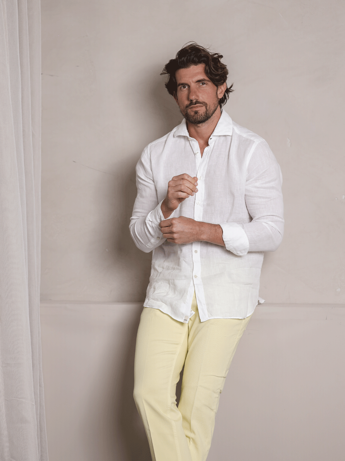 Leinenhemd  Naturfaser mit feiner Struktur und edler Knopfleiste