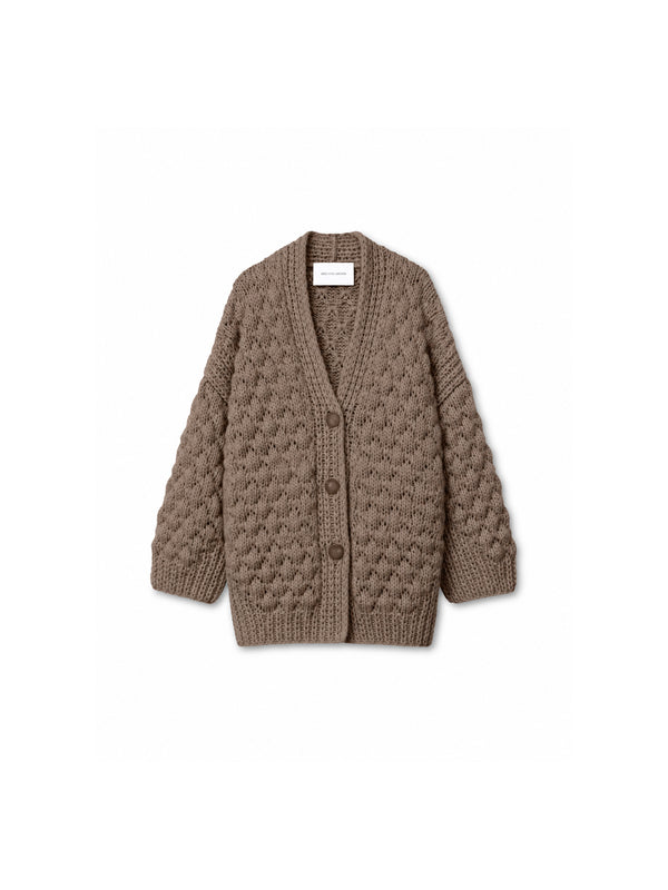 Iris von Arnim Loreli Handstrickjacke in Taupe – Herstelleransicht