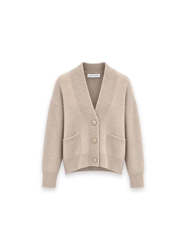 Kristana – Kuschelige Strickjacke mit V-Ausschnitt und aufgesetzten Taschen