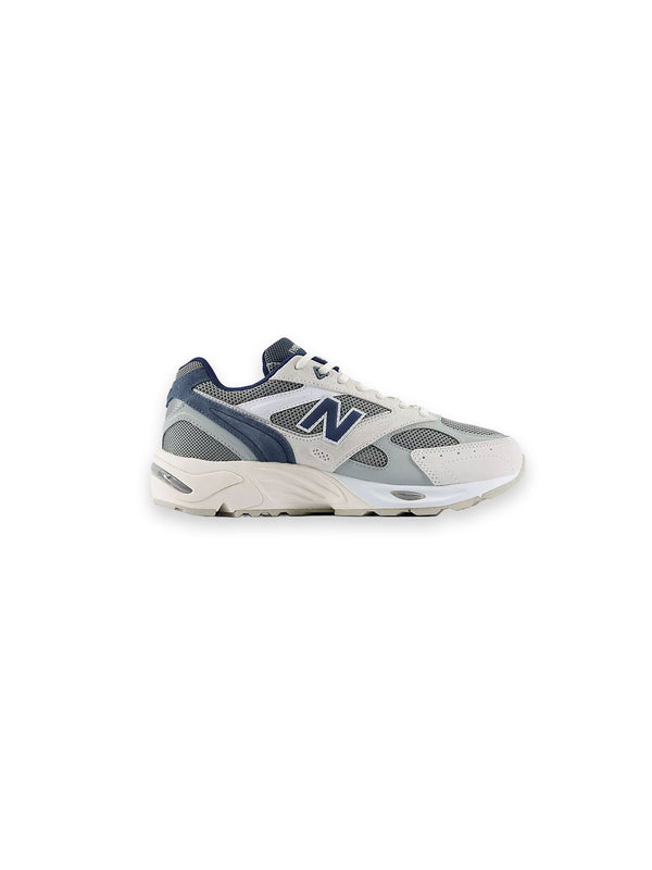 880R - Unisex Sneaker