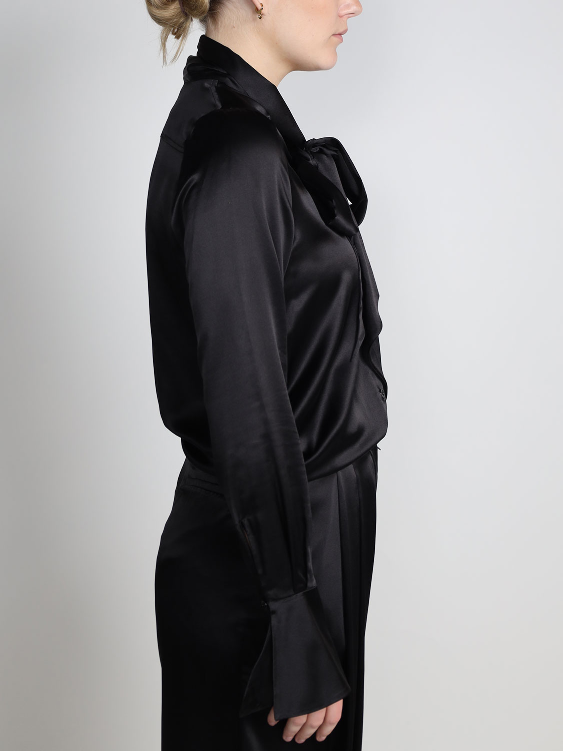 Bluse mit Schluppen-Detail aus Seide