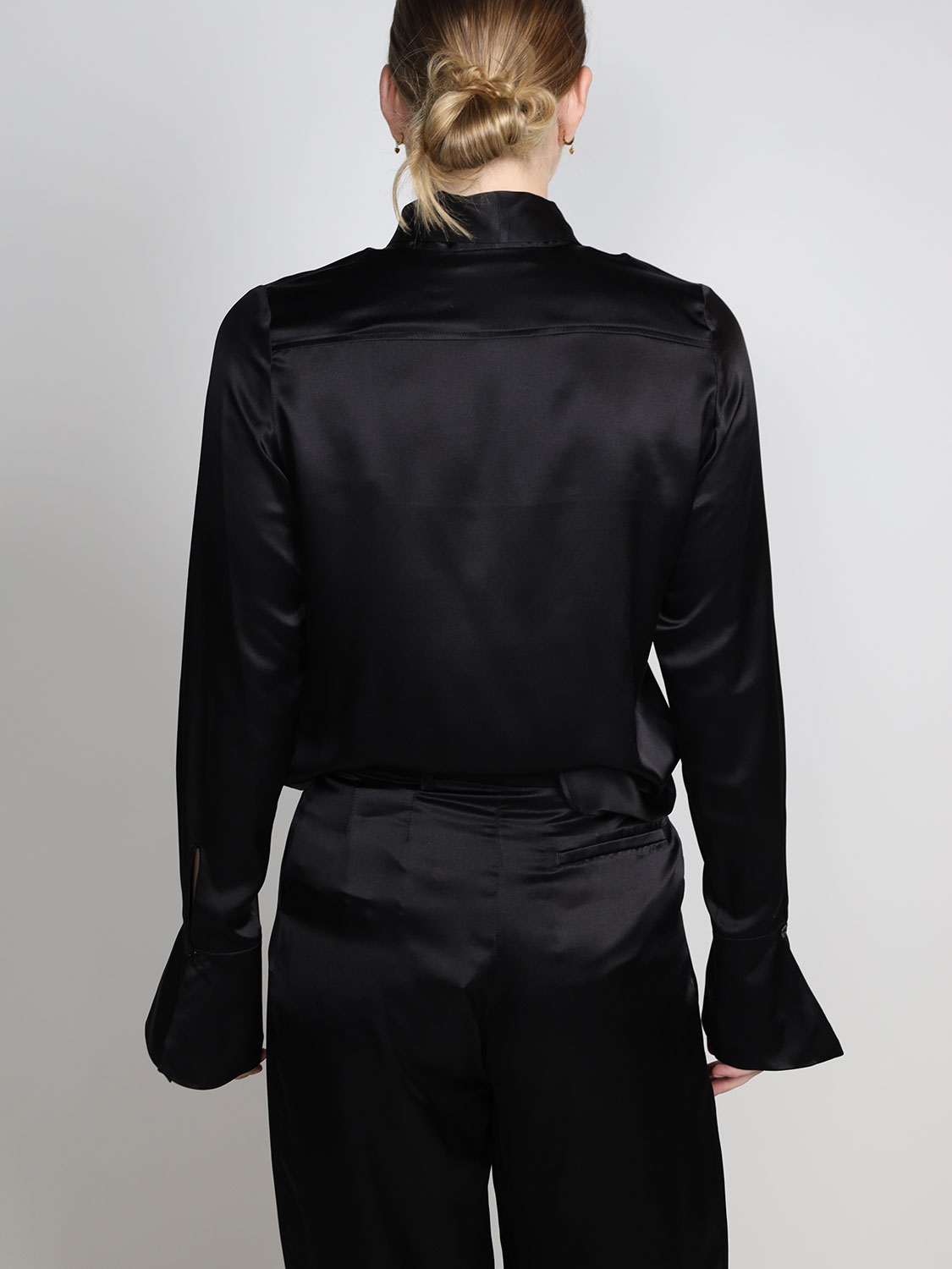 Bluse mit Schluppen-Detail aus Seide