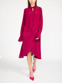 Midikleid aus Seide mit hohem Kragen