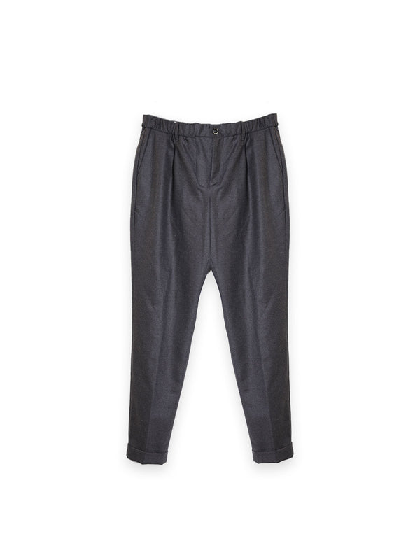 Karottenhose mit weitem Bein