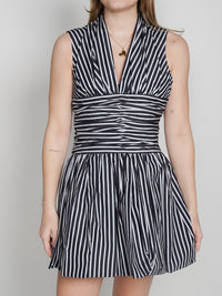 Bloomer – Rückenfreies Minikleid