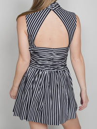 Bloomer – Rückenfreies Minikleid