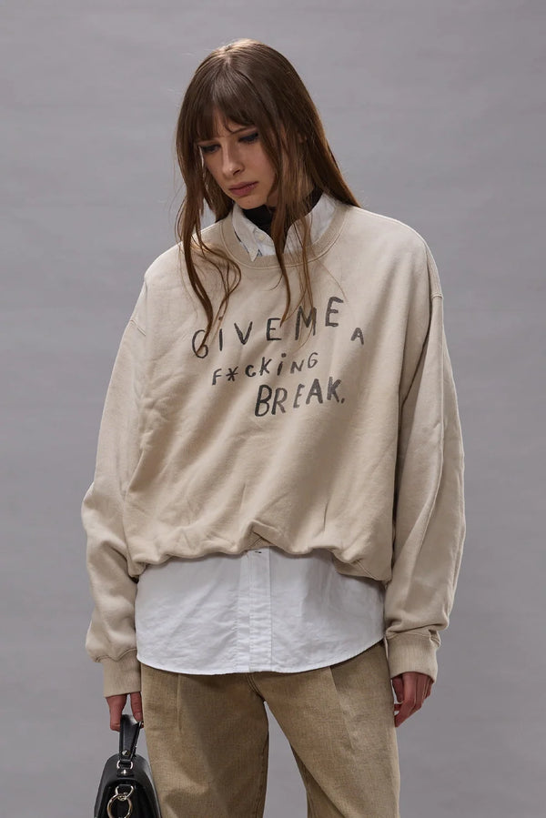Give Me Pullover – Markanter Statement-Print