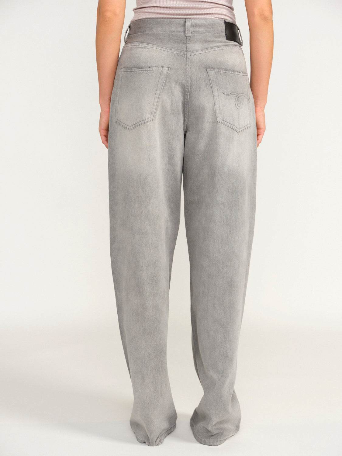 Damon – Jeanshose mit Bundfalte und ausgestelltem Bein