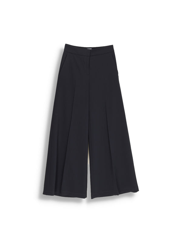 Maya – Hose in Satinoptik mit ausgestelltem Bein