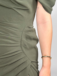 Kally – Maxikleid mit drapierter Schulter  