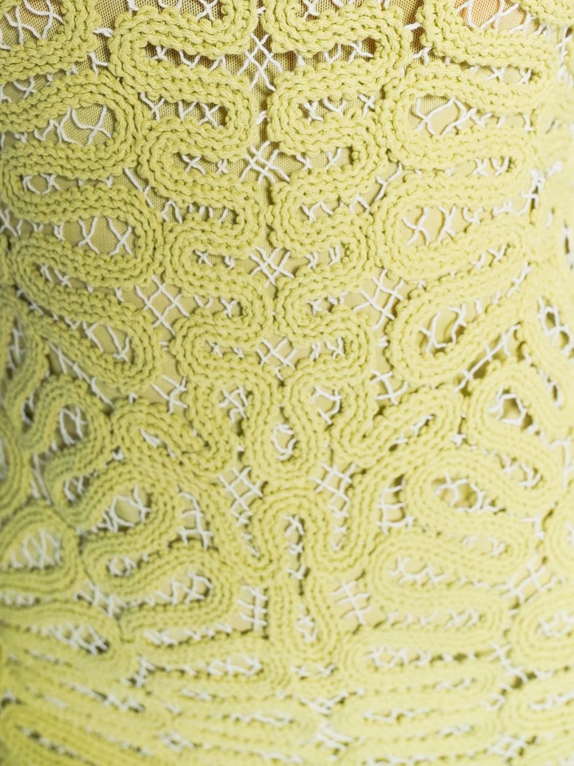 Mccall – Kleid mit mechanischer Häkelstickerei