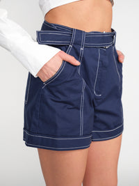 Lourie – Shorts mit weißen Nahtdetail