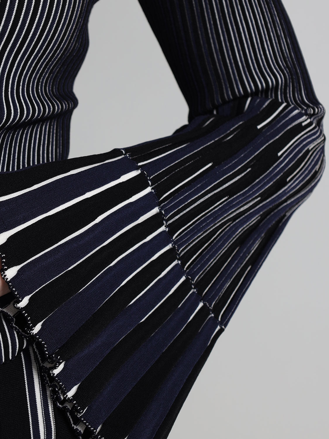 Aris – Mehrfarbig geripptes Shirt