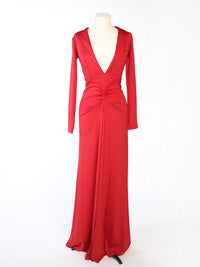 Long Sleeve Deep – Kleid mit V–Ausschnitt