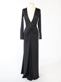 Long Sleeve Deep – Kleid mit V–Ausschnitt