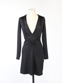 Long Sleeve V-Neck – Knielanges Kleid mit dekorativer Raffung