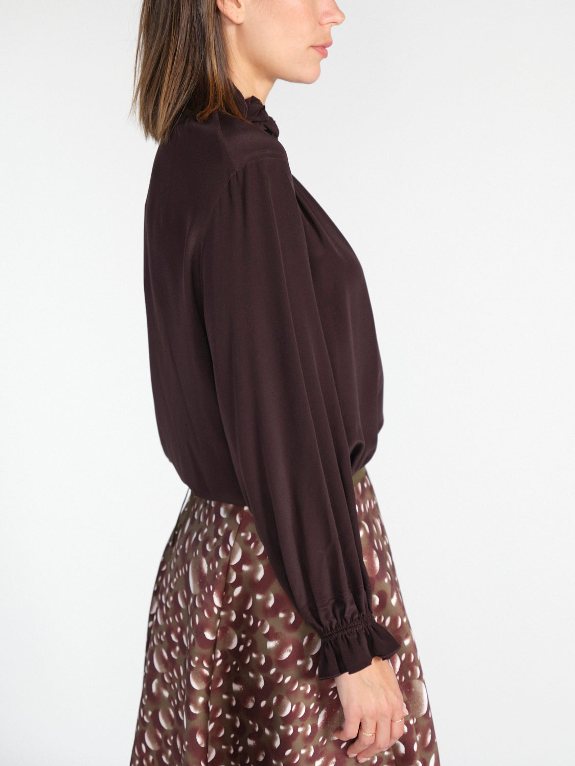 Bluse mit Rüschenkragen aus Seiden-Crêpe