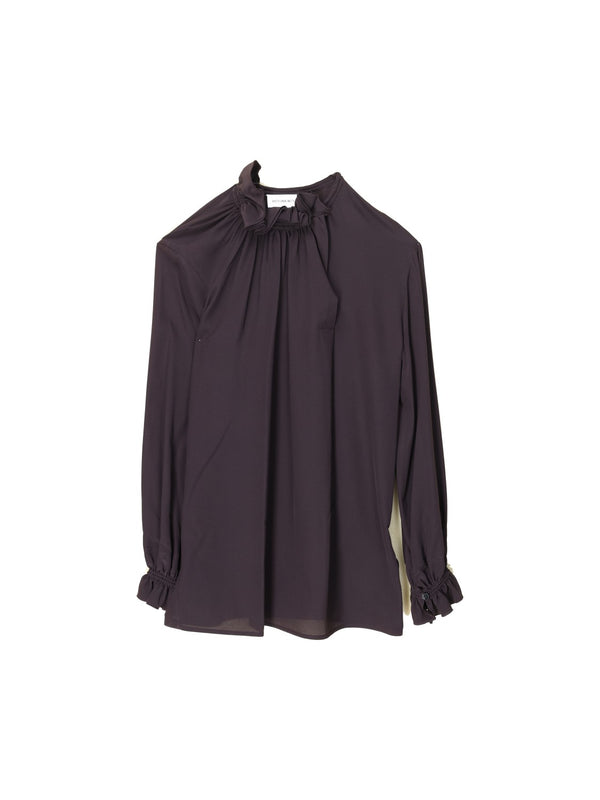 Blouse with a ruffled collar made of silk crepe