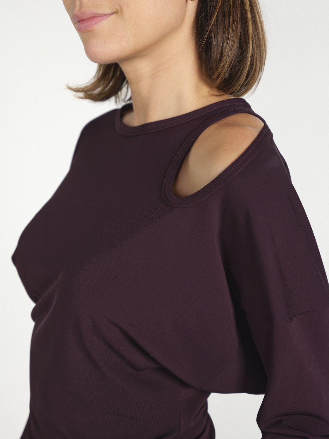 Victoria Beckham Twist – Stretchige Bluse mit Cut-Out-Detail beaurdeux S Victoria Beckham Twist – Stretchige Bluse mit Cut-Out-Detail beaurdeux S