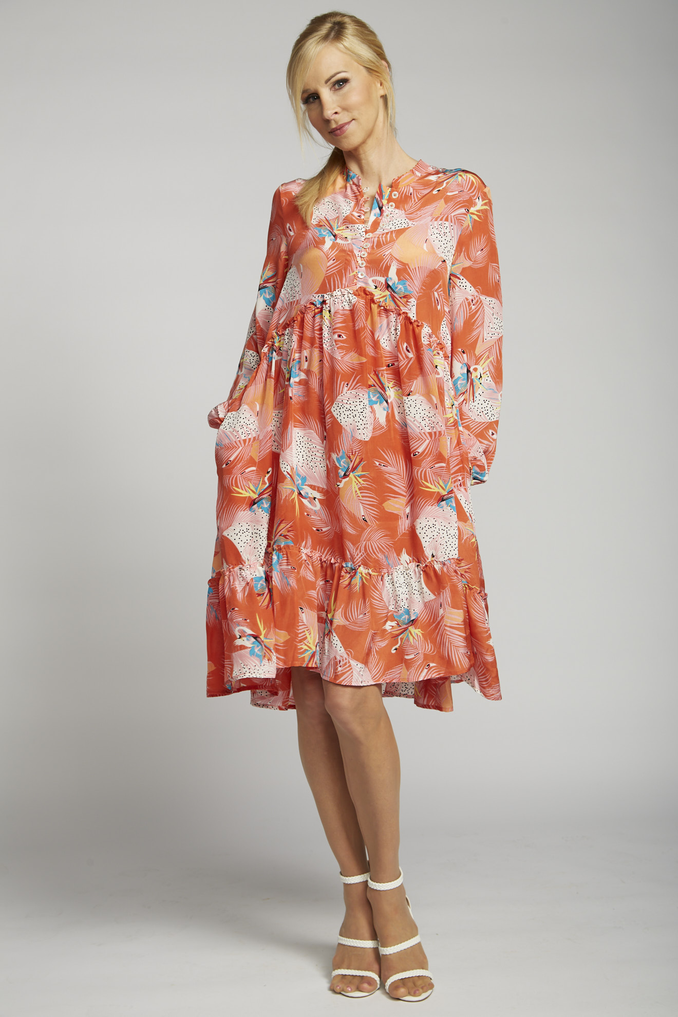 ananlondree kleid orange print  model frontalansicht