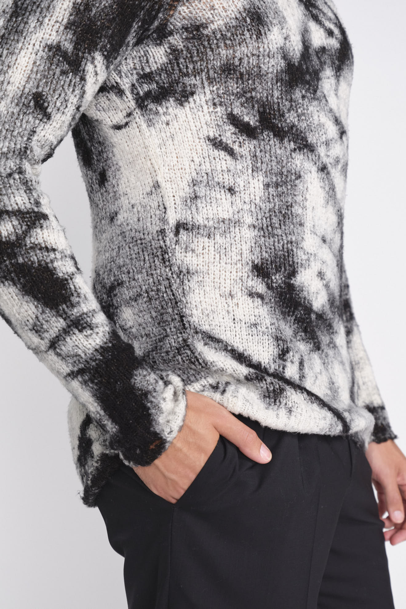 Avant Toi Crew-Neck Sweater in Destroyed Optics schwarz XL