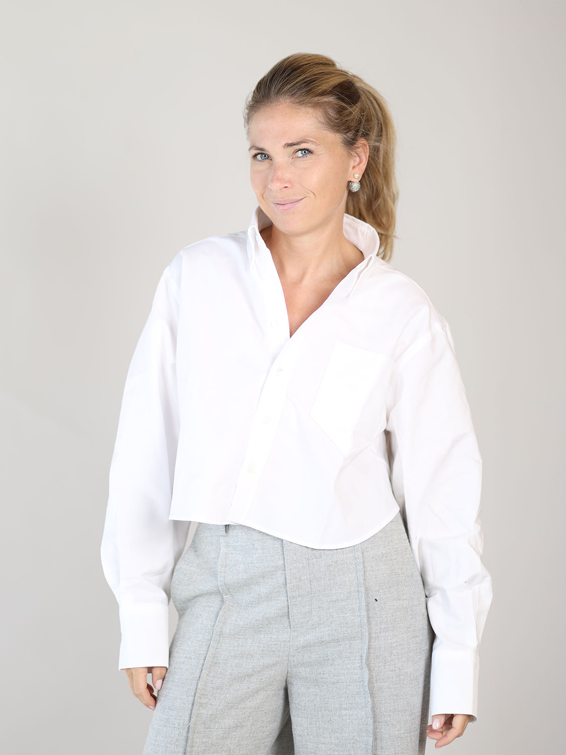Ami Paris  Cropped shirt with logo detail white 32