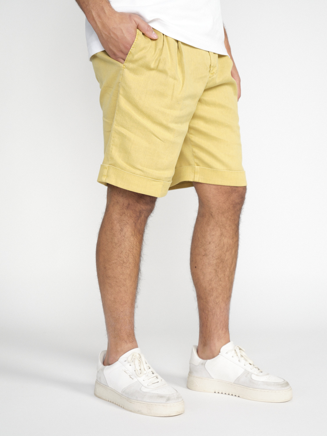 PT Torino Shorts made from a linen-cotton mix  yellow 46