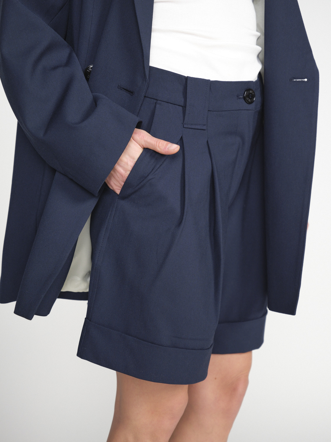 Ganni Leichte oversized Shorts 	  marine 34