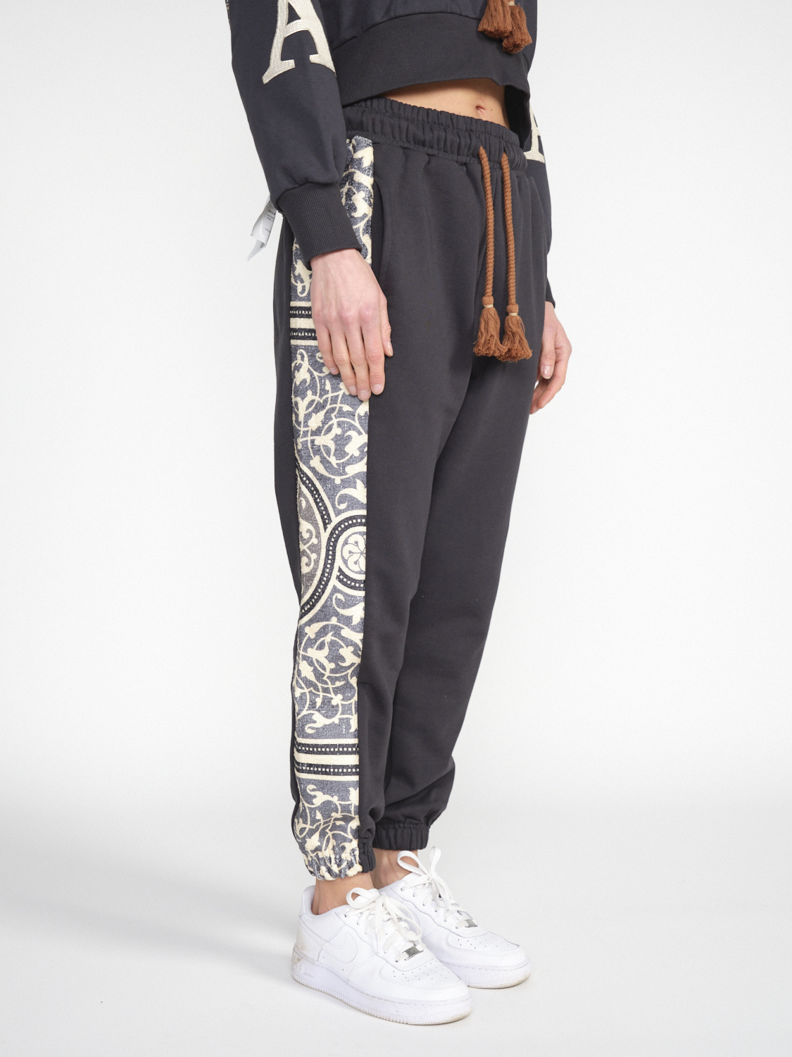 Al Ain Apxx – Jogger with pattern  black One Size