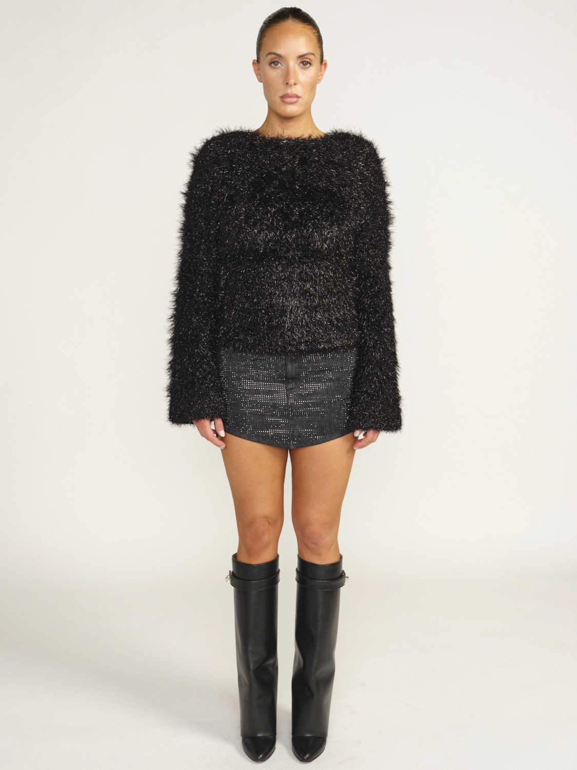 Sweater with open back and glitter thread details 