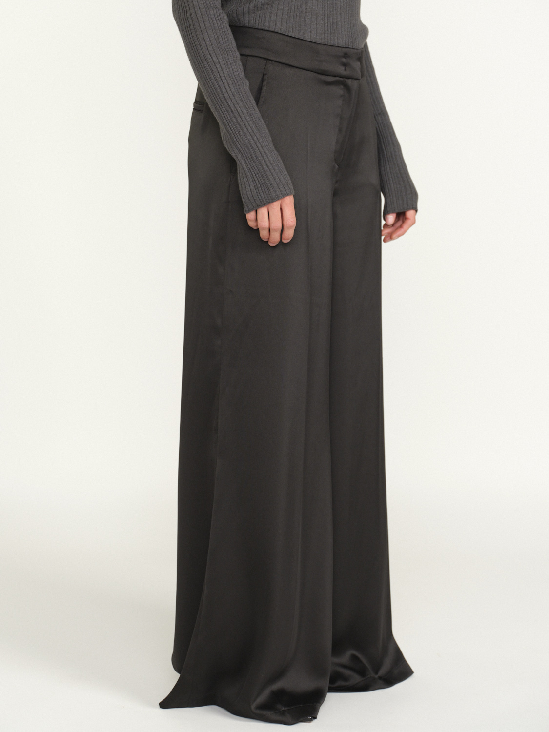Seductive Maya - Pantaloni con gamba svasata e pieghe schwarz 38