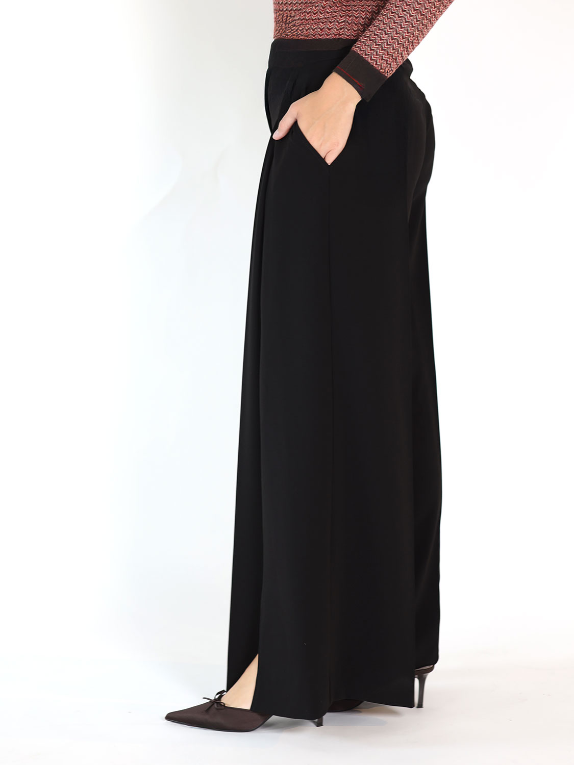 Maison Common Hose mit weitem Bein  schwarz 34