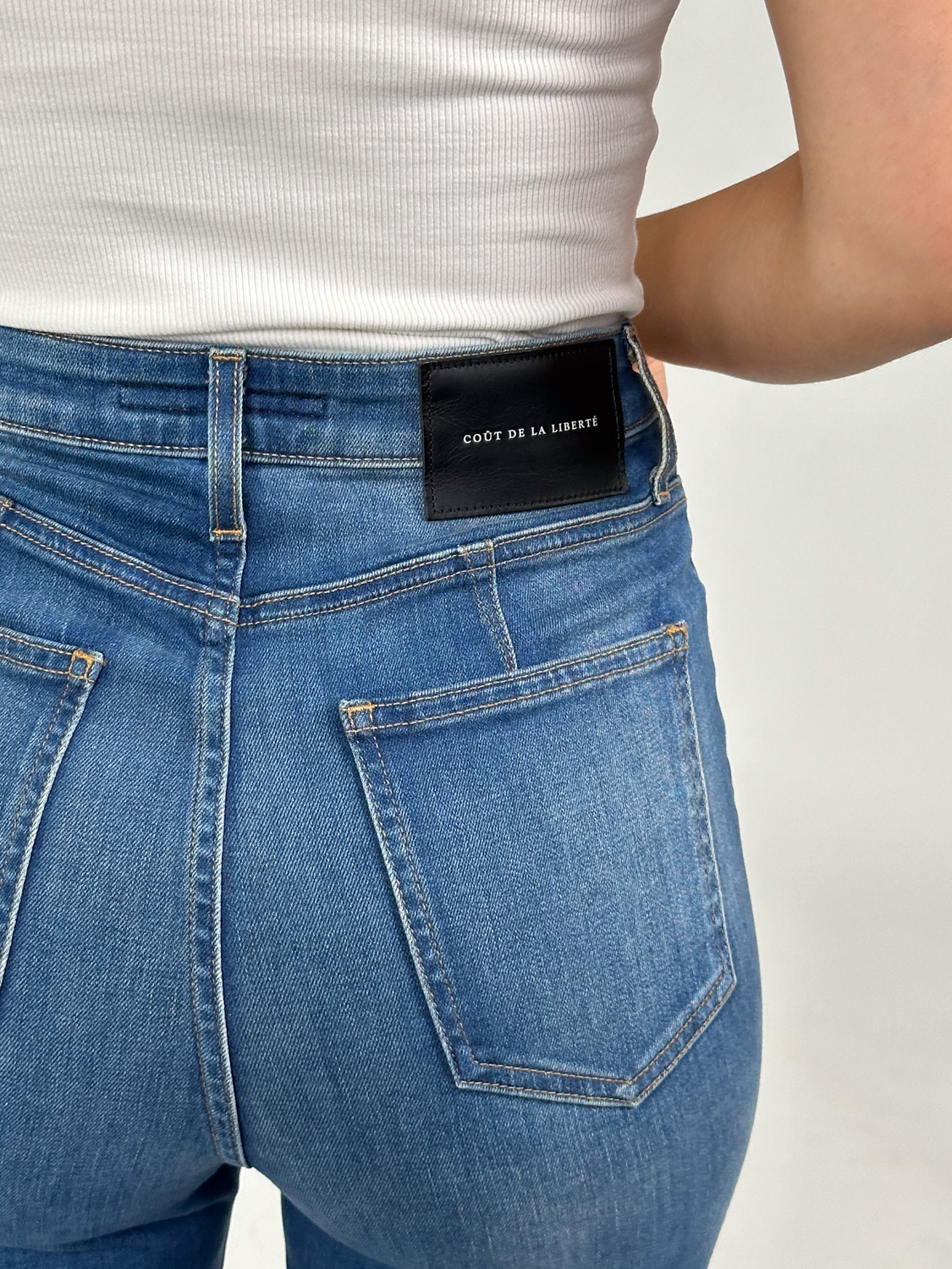 Cout De La Liberte Heidi - Pantalón vaquero acampanado de cintura baja con detalles de flecos brillantes blau 26