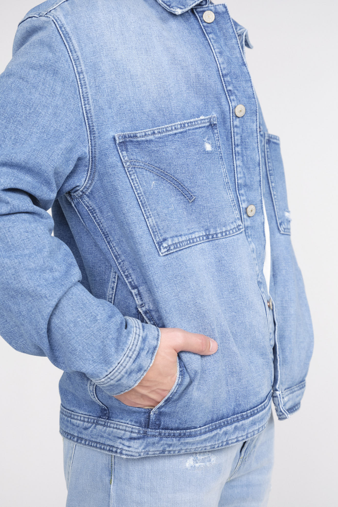 Dondup Veste en jean avec fermeture à boutons et deux poches poitrine  bleu 52