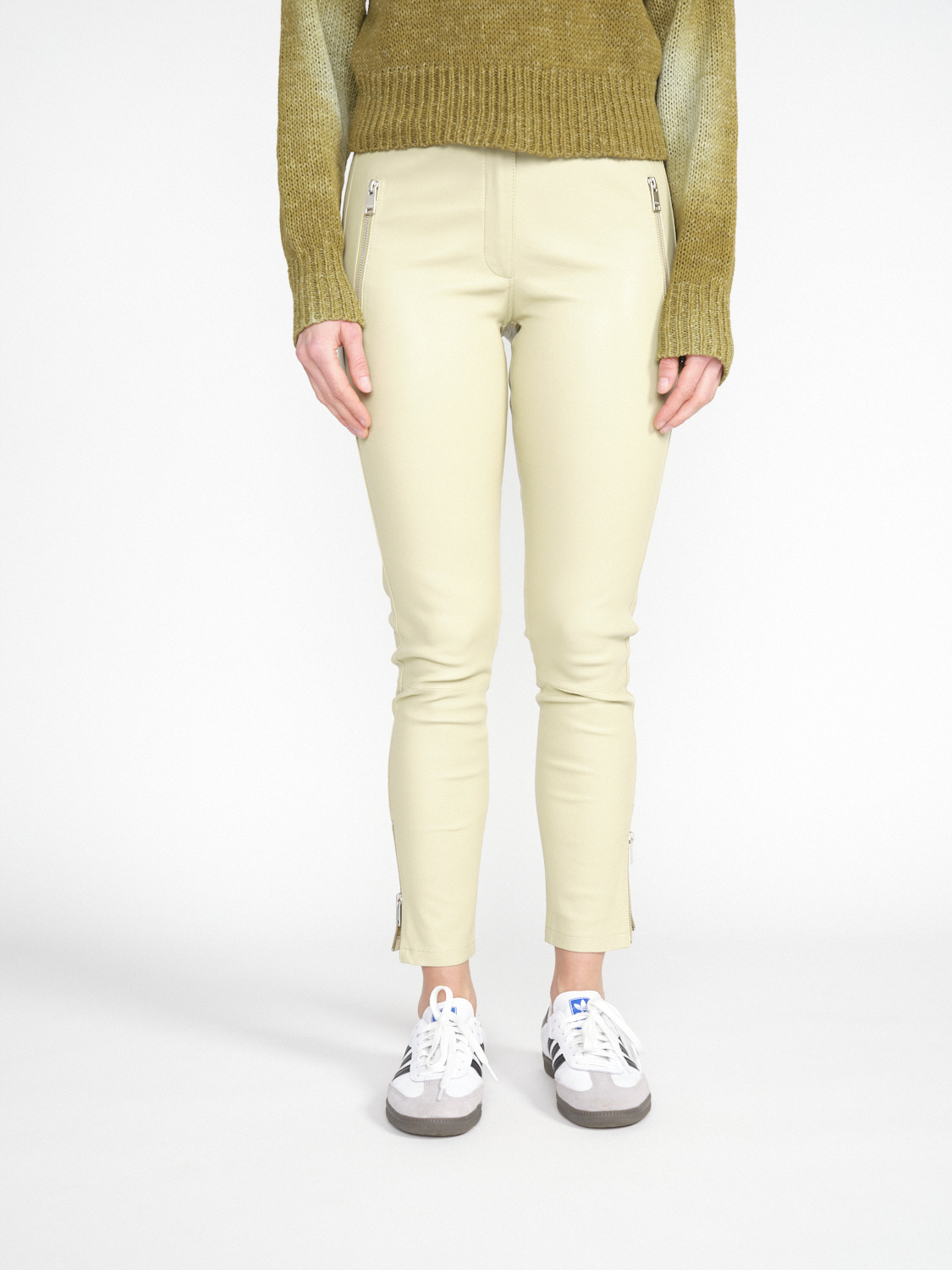 Arma Cadiz – Stretchige Leder-Leggings aus glattem Lammleder hellgrün 34